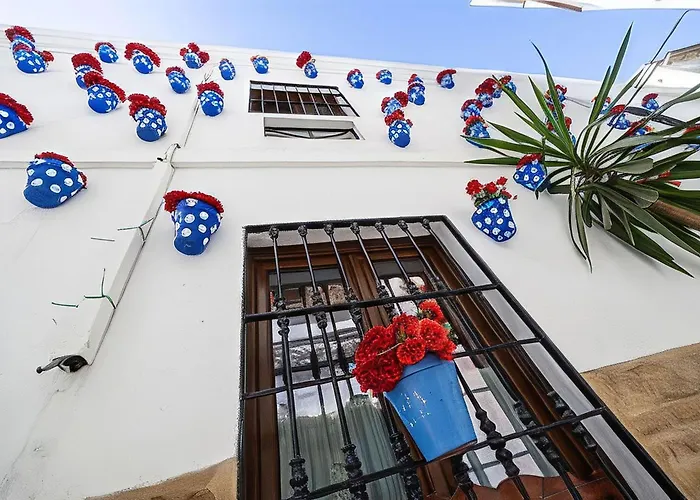 Music-inspired Near Mezquita Jewish Quarter *