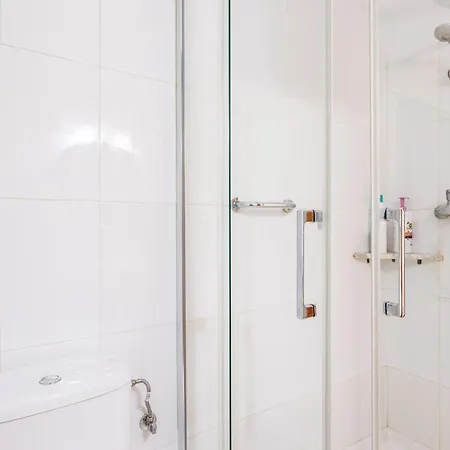 Music-Inspired Stay Near Mezquita Jewish Quarter