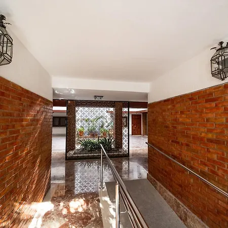 Music-Inspired Stay Near Mezquita Jewish Quarter Appartement
