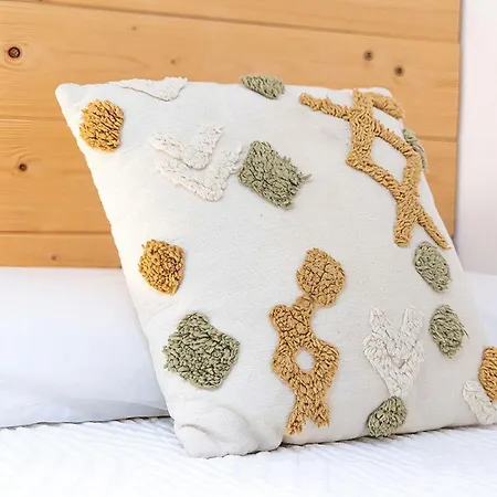 Music-Inspired Stay Near Mezquita Jewish Quarter *