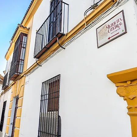 Music-Inspired Stay Near Mezquita Jewish Quarter شقة *