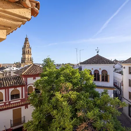 Music-Inspired Stay Near Mezquita Jewish Quarter *