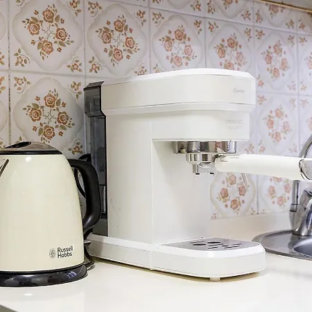 Apartment Music-Inspired Stay Near Mezquita Jewish Quarter Córdoba