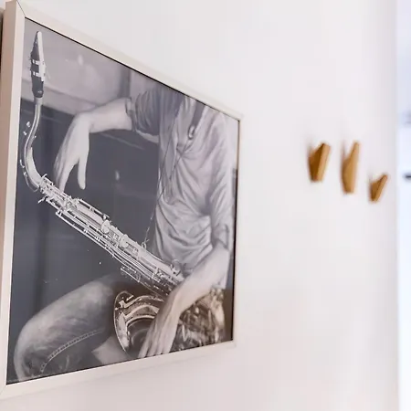 Music-Inspired Stay Near Mezquita Jewish Quarter *