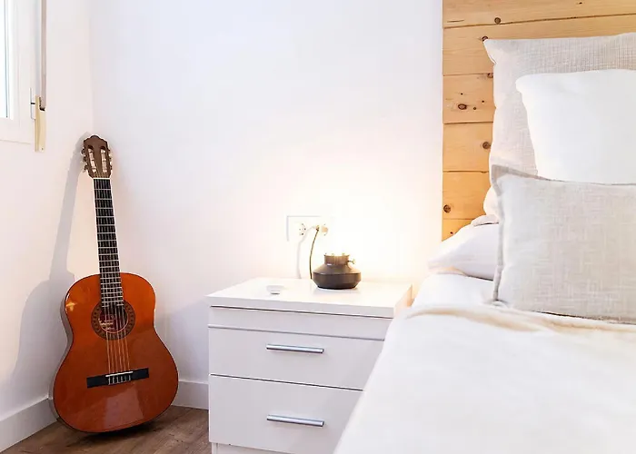 Music-inspired Near Mezquita Jewish Quarter *